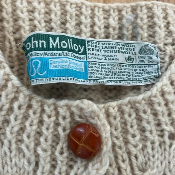 Beautiful Wool Cardigan Sweater - Picture 3 of 3